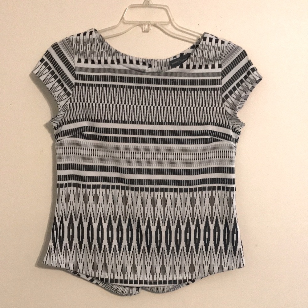 Cute geometric fishtail top